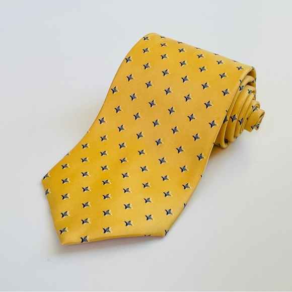 Brooks Brothers Basics Yellow Silk Men's Tie W: 3 5/8" BY L: 59" made in USA - Picture 5 of 6